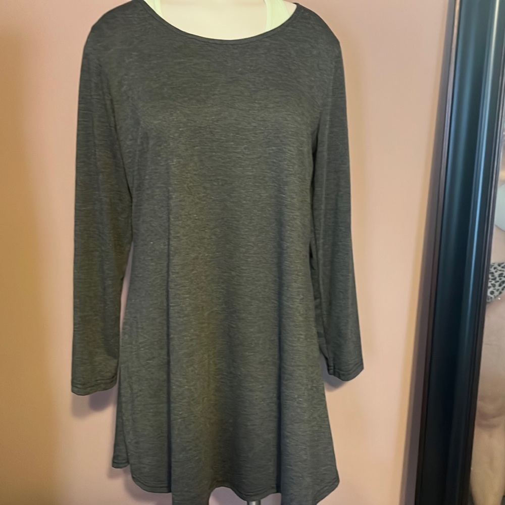 Grey Long Sleeve Top!
